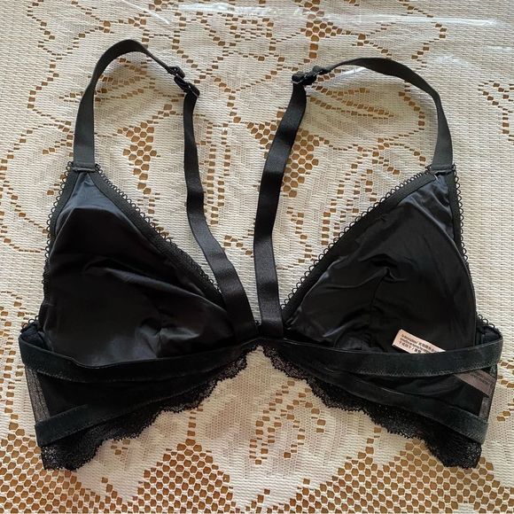 4/$20 ⭐️ Victoria’s Secret • Lace Triangle Cup Padded Bralette in Black - Picture 8 of 12